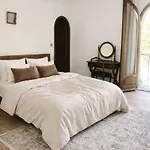 Un Etage Entier - 5 Independantes Et 3 Salles De Bains *