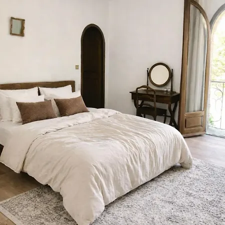 Un Etage Entier - 5 Independantes Et 3 Salles De Bains *