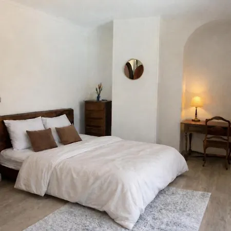 Un Etage Entier - 5 Independantes Et 3 Salles De Bains *