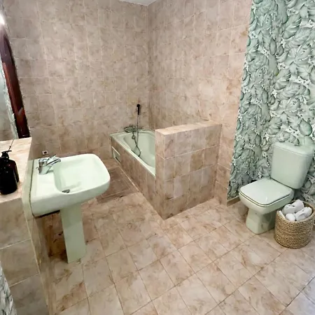 Un Etage Entier - 5 Independantes Et 3 Salles De Bains Bed & Breakfast